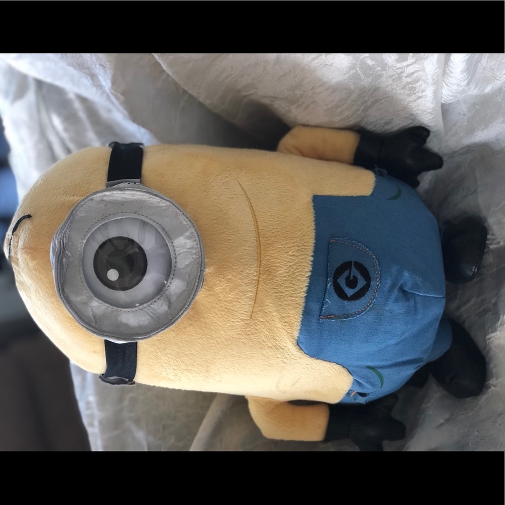 Adorable❣️”Despicable Me- Minion” w partial tags
